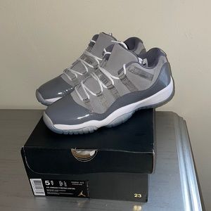 Air Jordan 11 Retro Low Size 5.5
